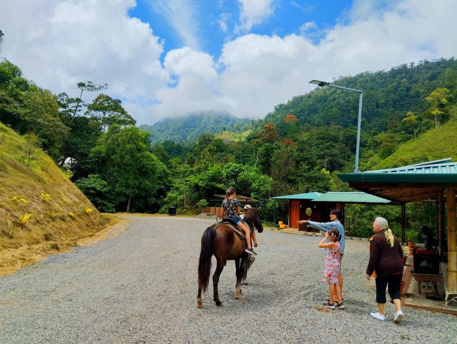 Hotel Rivel - Restaurant & Nature Retreat Turrialba Esterno foto